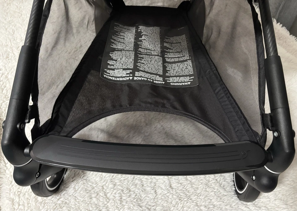 Evenflo Hummingbird Ultra-Lightweight Carbon Fiber Stroller Used - Image 4 of 4