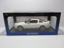 Autoart 1/18 Ford Shelby Mustang GT500 2010 White Red Mint New Model Car