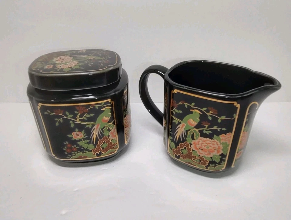 Conjunto de bote y crema vintage de Japón aspecto de laca negra pájaro y floral adorno dorado Foto 3 de 4