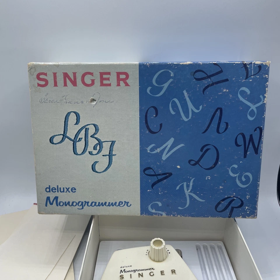 Vintage Singer Deluxe Monogrammer Slant Needle Zig Zag Original Boxes - Image 4 of 4