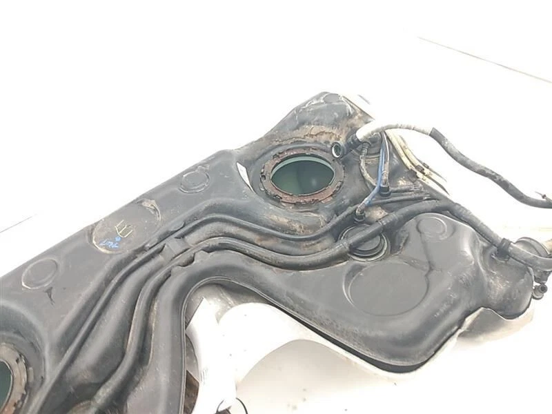 Audi A3 Volkswagen Golf 2006-2013 conjunto de tanque de combustible hatchback R32 fabricante de equipos originales usado Foto 2 de 2