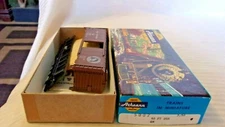 HO Scale Athearn 40' Box Car, Great Northern, Brown, #11582 BNOS