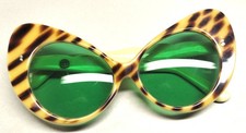 Vintage A.A. SUTAIN Cat Eye Sunglasses w/Plastic Frame and Green Lenses