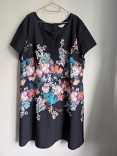 Studio 8 Black Floral Cap Sleeve Dress Size 26 (T6)