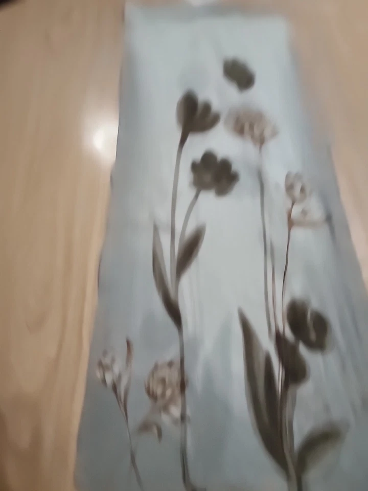 Cachecol Cejon Accessories Inc., 100% seda, cinza floral, 58x12 - Imagem 4 de 4