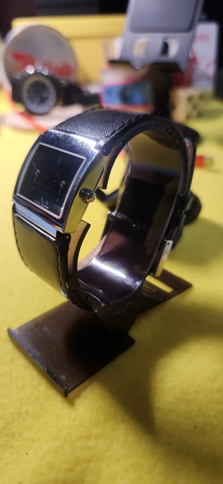 Calvin Klein K04201 30mm swiss made watch - Image 3 of 4