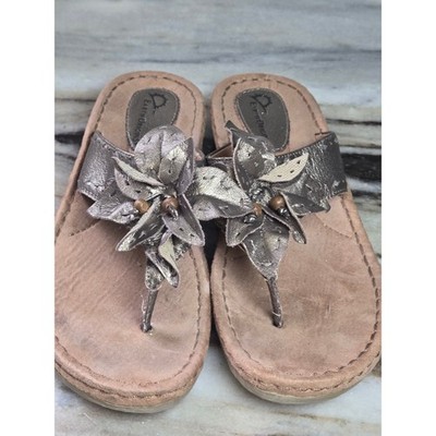 Earth Origins Lilly Pewter Metallic Leather Floral Thong Sandals Womens 8.5 M