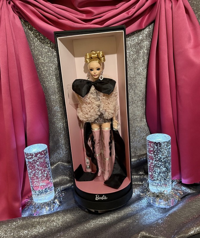 Barbie Atelier Doll #1 Silkstone Signature Creations - Platinum - NRFB - HYM38