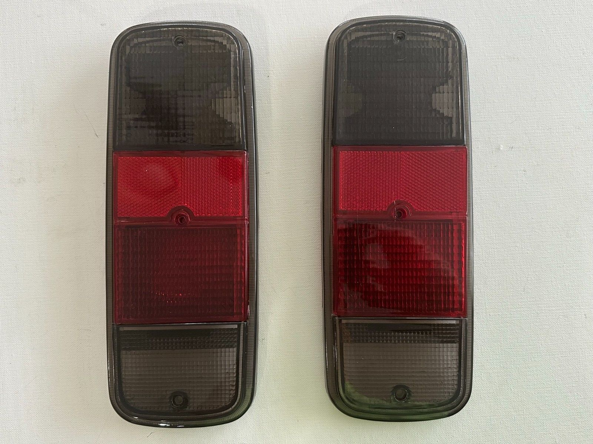 VW　BUS　タイプ2　レイトバス　テールライト　セット Pair Volkswagen VW Bus Tail Light Assembly Type 2 Bus T2