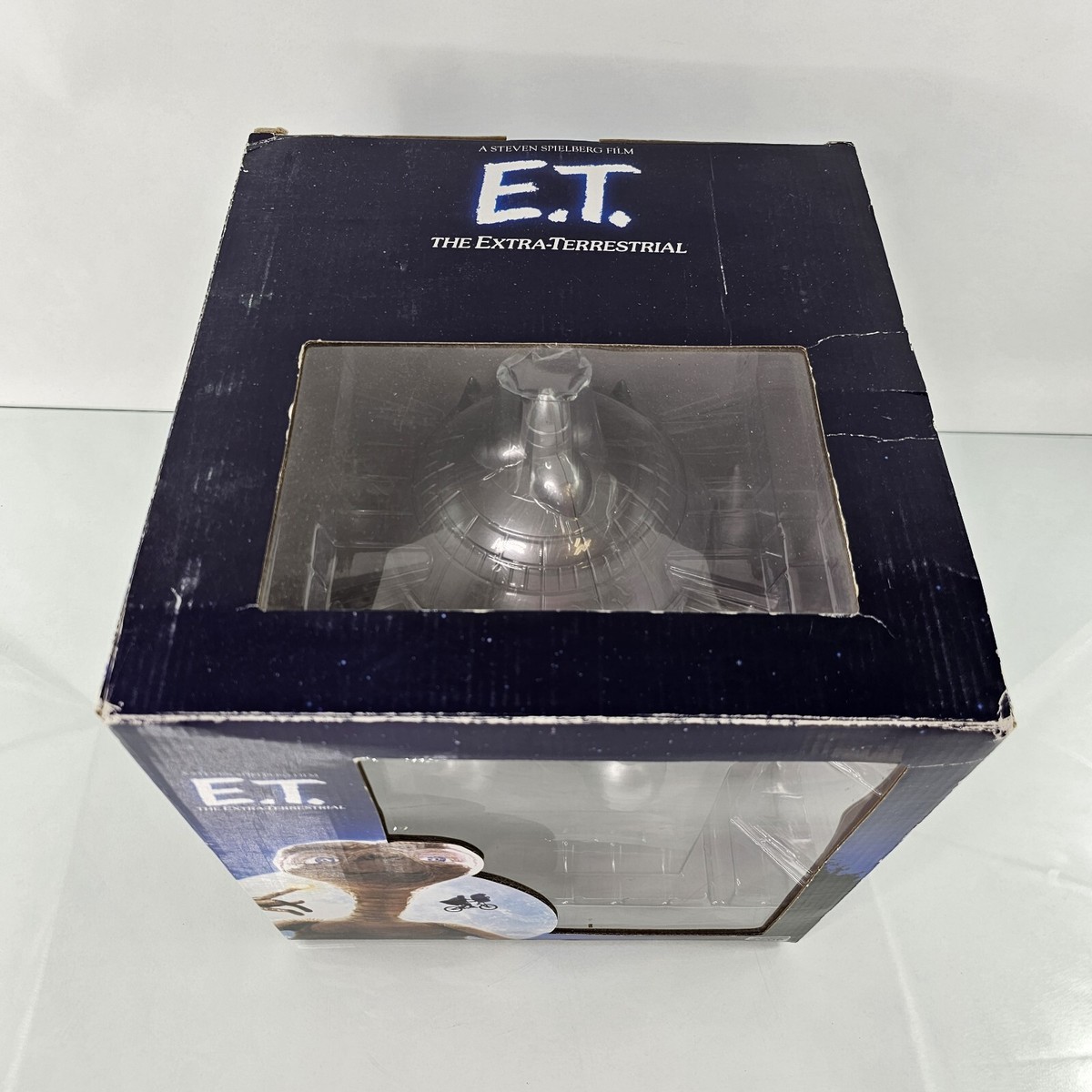 E.T. The Extra-Terrestrial SPACESHIP 10 E.T. The Extra-Terrestrial SPACESHIP 10