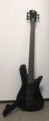 E-Bassgitarre Performer von Spector 5-saitig schwarz