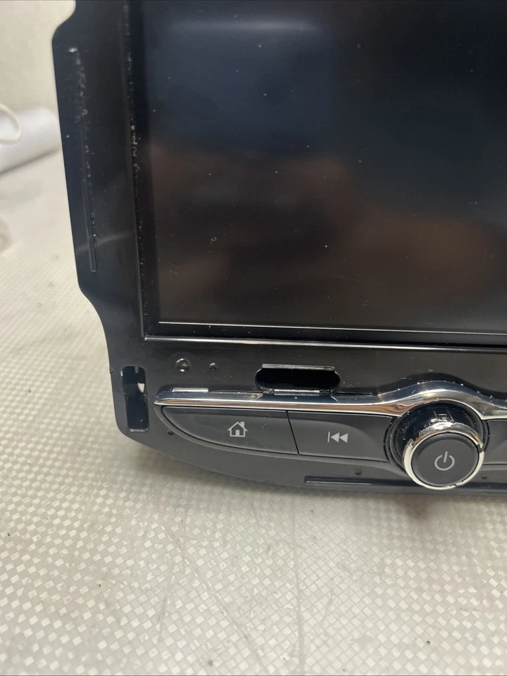 2018-2021 Chevrolet Traverse Am Fm Cd Player Radio Receiver VRN9U - Image 3 of 4