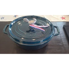 Staub La Mer 5.75 qt oval, Coq Au Vin, Brand New in Box Enameled Cast Iron NIB