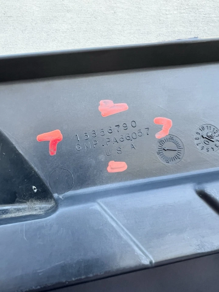 Cadillac CTS CTS-V 2009-2014 bahía de motor cubierta cubierta panel deflector 15856790 Foto 2 de 4