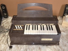 Magnus Electric Chord Organ Model 300 With Sheet Stand USA Works Well Vintage