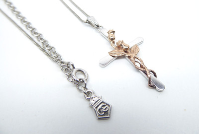 Clogau Gold Silver & 9ct Rose Gold Glyn Rhosyn Cross Pendant & 22'' Chain