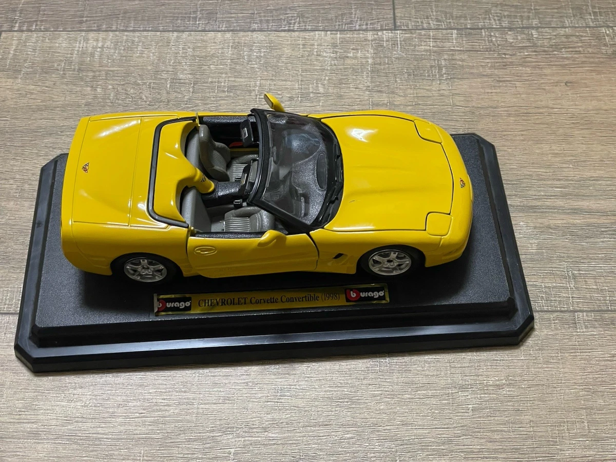 Bburago YELLOW 1998 CHEVROLET CORVETTE CONVERTIBLE 1:18 GOLD