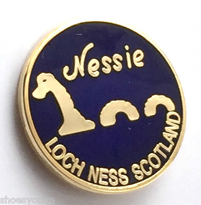 Schottland Loch Ness Monster Nessie Emaille Anstecknadel Abzeichen (T1250)
