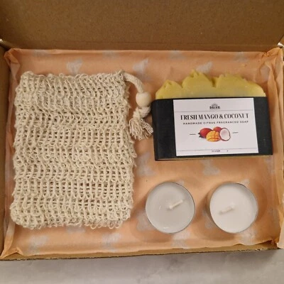 Deive Handmade Natural Artisan Fruit Soap bar Gift set with Soap Bag 2 candles