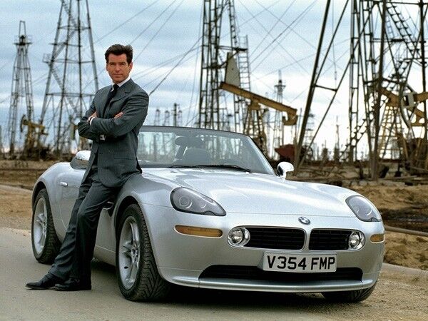 Corgi Toys 1:36 JAMES BOND 007 BMW Z8 The World Is Not Corgi Toys 1:36 JAMES BOND 007 BMW Z8 The World Is Not