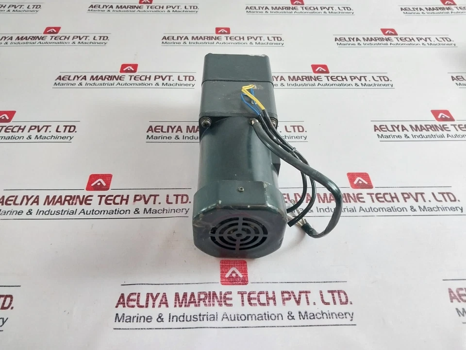 ORIENTAL MOTOR CBI590-803 Clutch & Brake Motor 200/220V 90W 0.8A 1300-1600R Min - Image 2 of 4