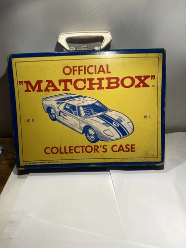 VTG Lot Of 25 Matchbox Lesney Regular Wheels Cars And The 1966 Collectors Case V