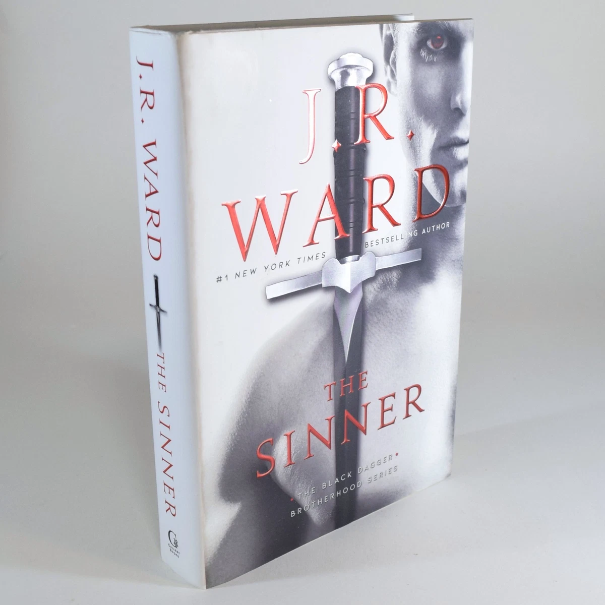 直筆サイン本　Black Dagger シリーズ　J.R. Ward Amazon.com: The Black Dagger Brotherhood: 20th Anniversary