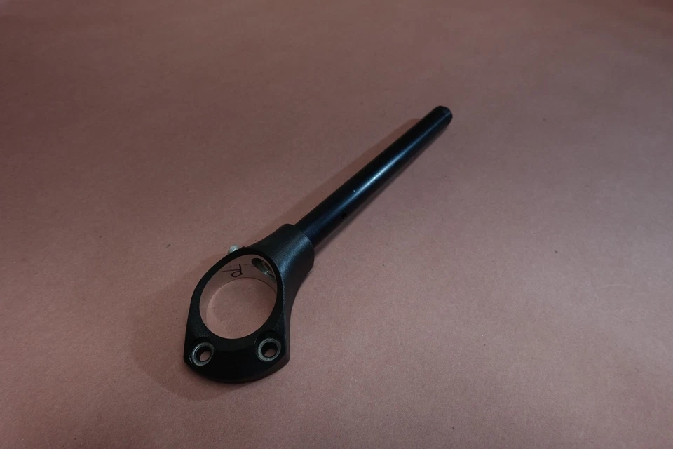 Kawasaki Ninja ZX1400 ZX14R 2006-2011 manillar delantero derecho clip Foto 2 de 4