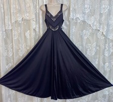 VTG M L UCW FULL Sweep Nylon w Inset Chevron Lace Nightgown Negligee Olga esque