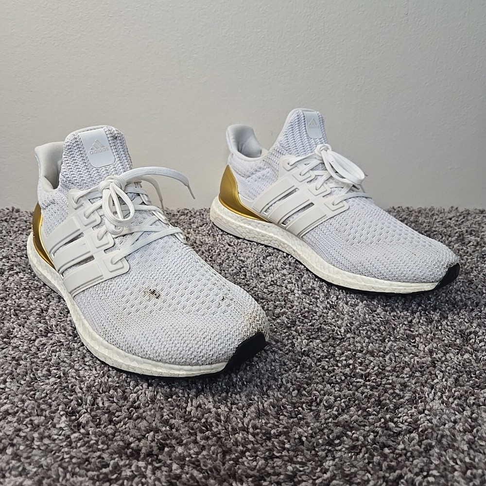 Size 11- Adidas Ultraboost 4.0 DNA Cloud White Gold Metallic Running Shoe Mens