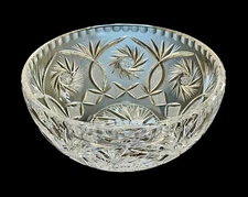 Vintage Beautiful Cut Lead Crystal Glass Design Heavy Centerpiece Bowl 8” EUC
