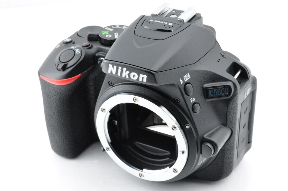 [Mint sc:906 (1%)] Nikon D5600 DSLR w/18-55mm 55-200mm from Japan #2253 - Image 4 of 4