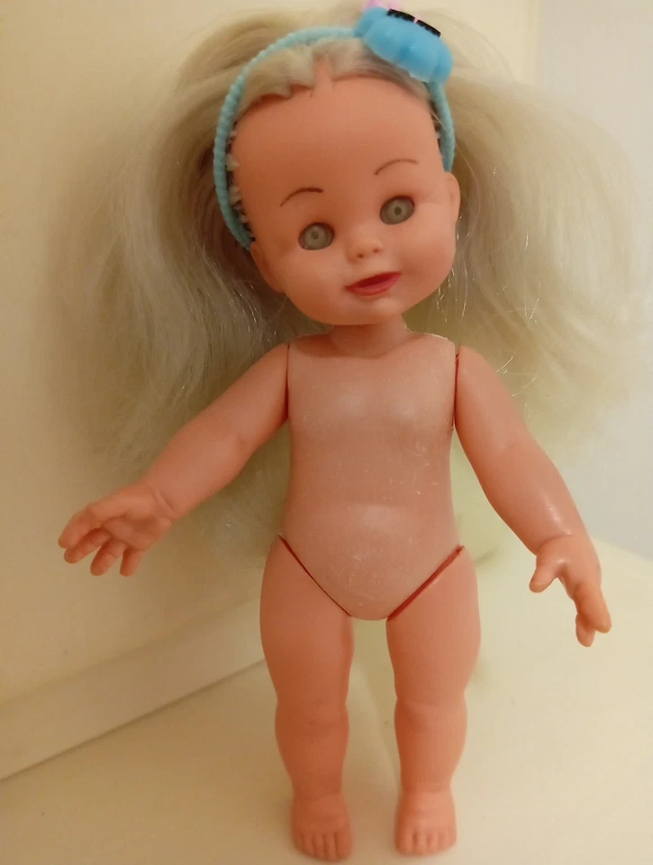 Fuga bambola mini furga  Lisa con abito dell'epoca Anni 70  - Immagine 4 di 4