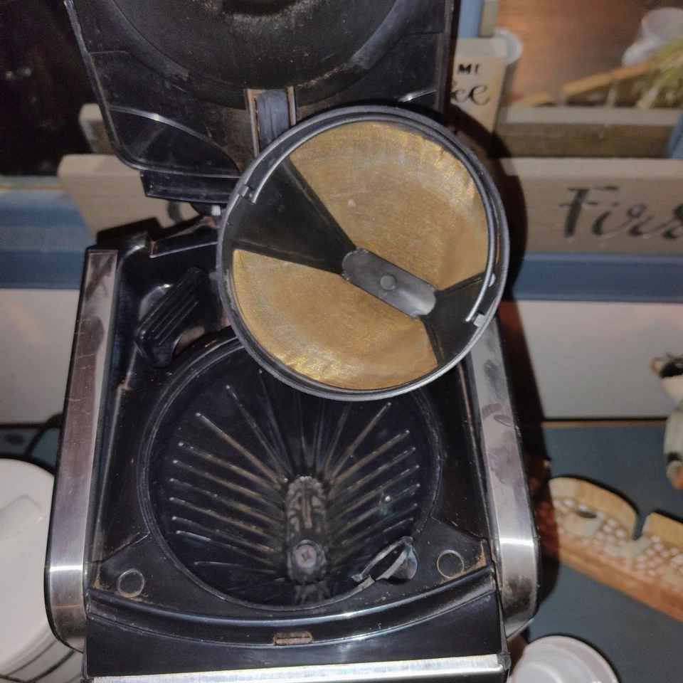 Cuisinart DCC-2650 12-Cup Extreme Brew Programmable Coffee Maker - Image 3 of 4