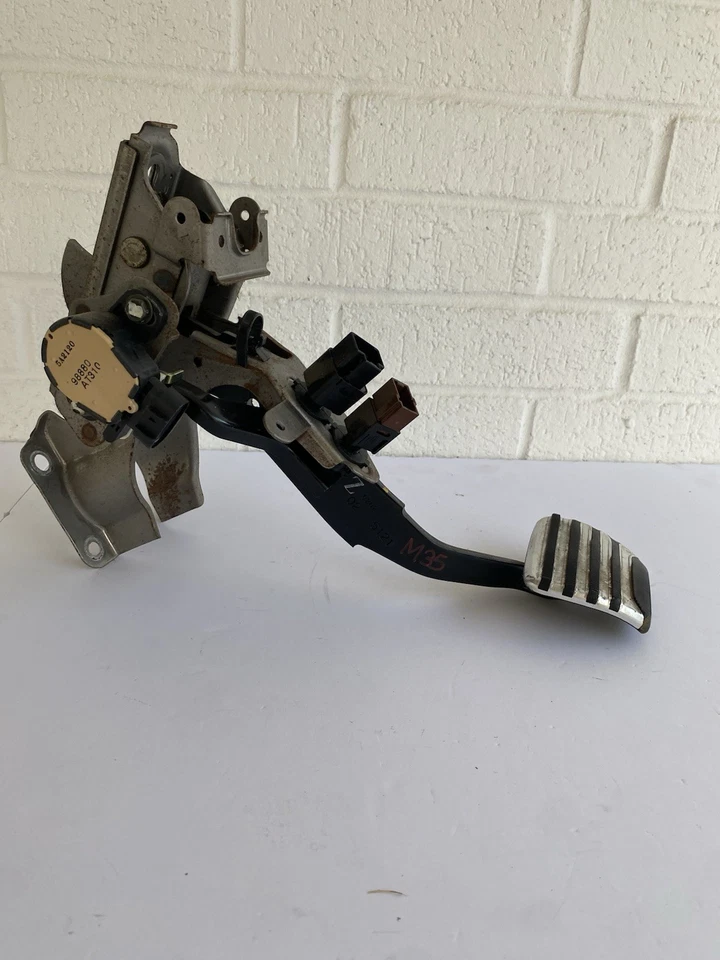 Pedal de parada de freno Infiniti M35 2006 2007 2008 2009 2010 con conjunto de sensor OEM Foto 3 de 4
