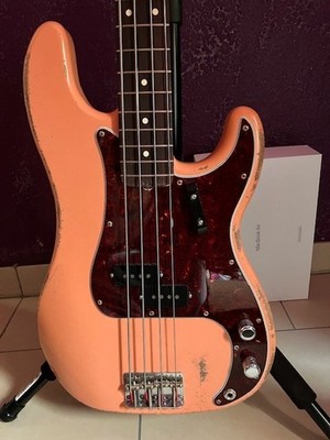 P Bass, Fender Vintera 2 Parts & aged MJT Body Faded Fiesta Red, Coral Pink