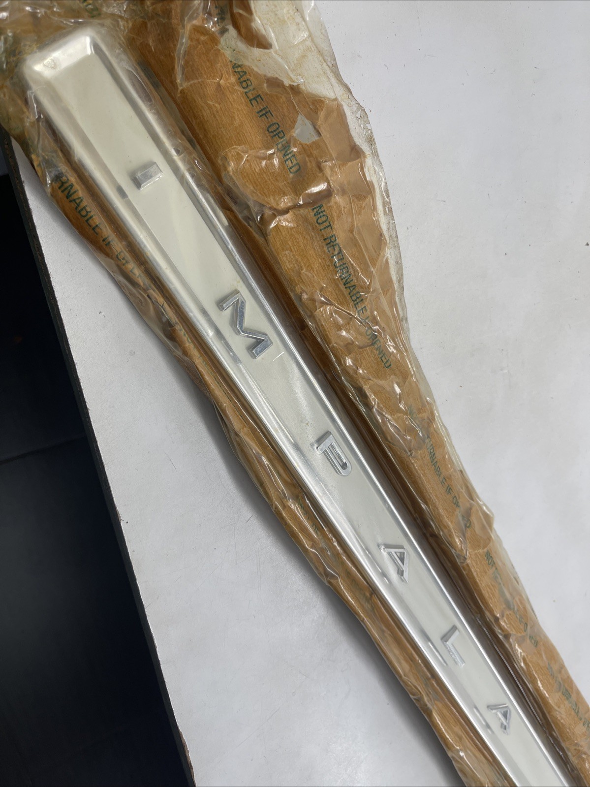 NOS 1963 Impala 2 Dr. HT and Convertible RH Quarter Molding 3832302 Nice m0