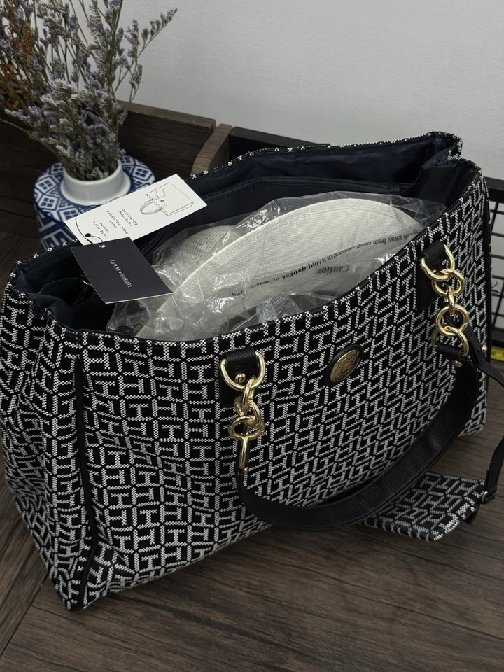 Bolso de Mano Tommy Hilfiger Grande con Bolsa a Juego - Monograma Blanco y Negro - Nuevo Foto 2 de 4