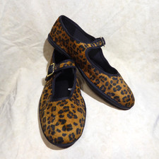   Universal Thread Mary Jane Flats sz 9 M Leo...