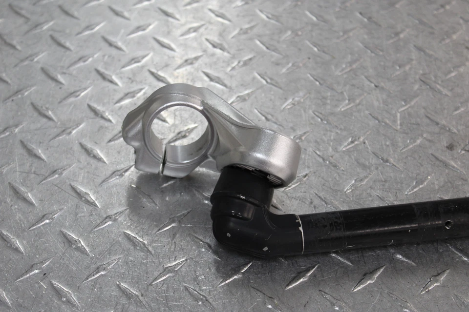 2001 BMW K1200RS ЛЕВЫЙ ЗАЖИМ НА РУЛЕ - Изображение 2 из 4