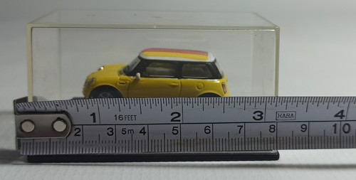 SCHUCO MINI COOPER GERMAN FLAG ROOFTOP 1:72 DIECAST MINI TOY CAR w/ CASE - Picture 2 of 12