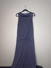 Women’s Long Vera Wang Size Large Maxi Sleeveless Dress - new Condition