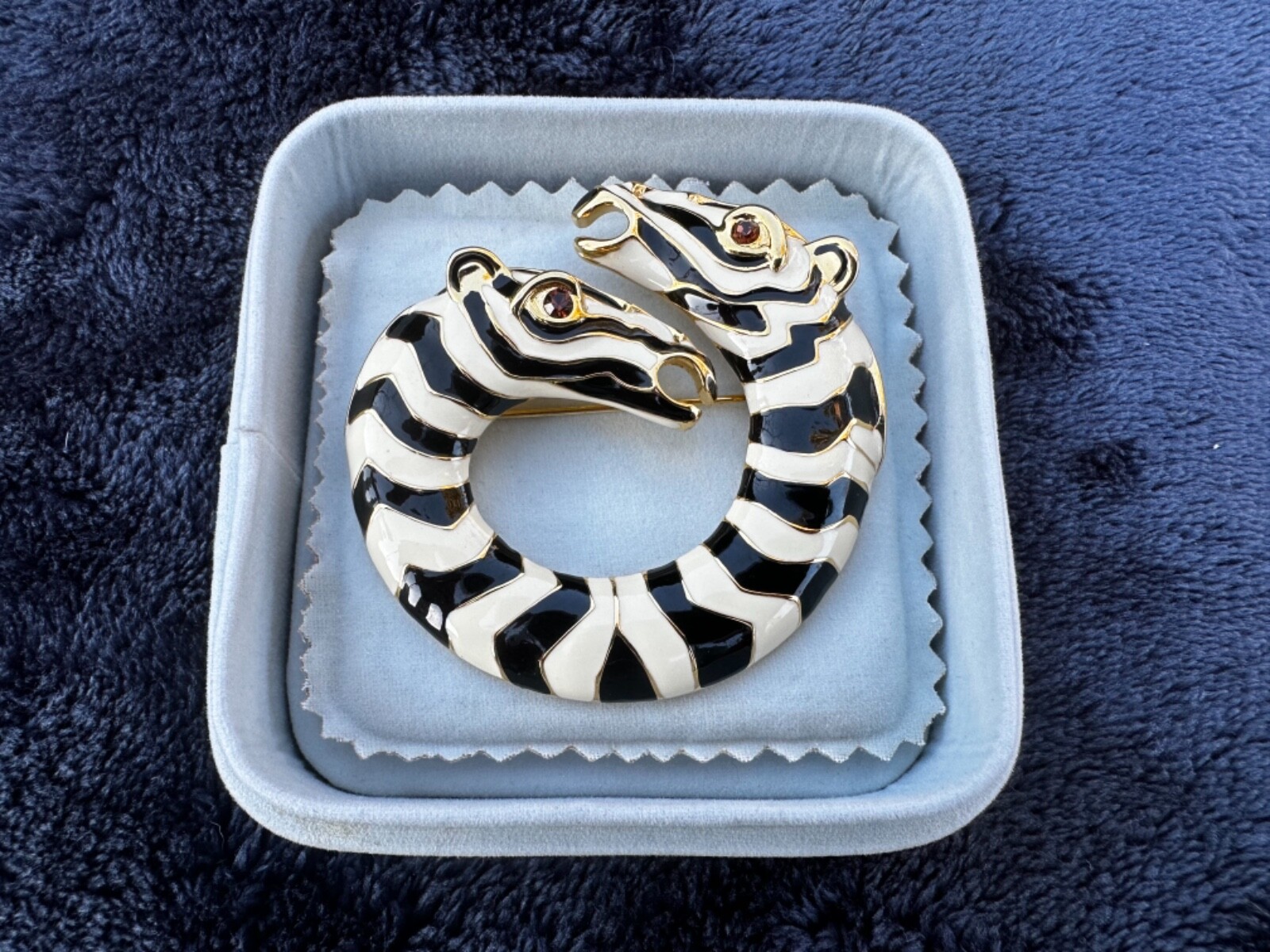 90's Kenneth Jay Lane Zebra Head Enamel Brooch KJ… - image 2