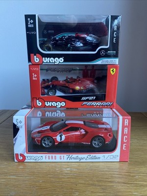 Bburago Heritage Edition Maßstab 1:32 Ford GT & Maßstab 1:43 F1 Autos Brandneu OVP