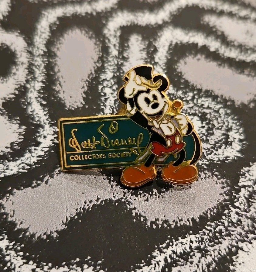 Walt Disney Collector's Society Lapel Pin Mickey Mouse Coat Tails Top Hat 1.5"