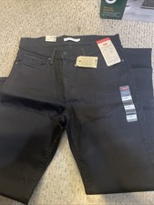 Levi  s 314 Shaping Straight Women  s Black Jeans Size 31 x 30