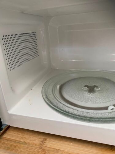Haden 20L White Microwave 230 V - 50Hz 700W ( BARELY USED ) - Picture 6 of 10