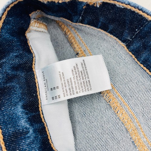 American Eagle Women's size 20 Waist 35' 90s Boyfriend Shorts Denim NWT - Picture 3 of 6