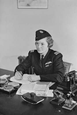 Britische Fährpilotin Pauline Gower Kopf Frauenzweig Air Transp - 1942 4x6 Foto