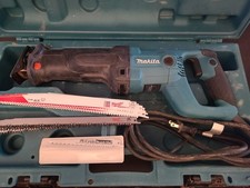 Makita JR3050T 240V Reciprocating Saw Kit - Blue - Free assorted blades included